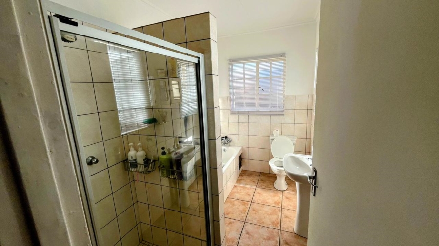  Bedroom Property for Sale in Mooinooi North West